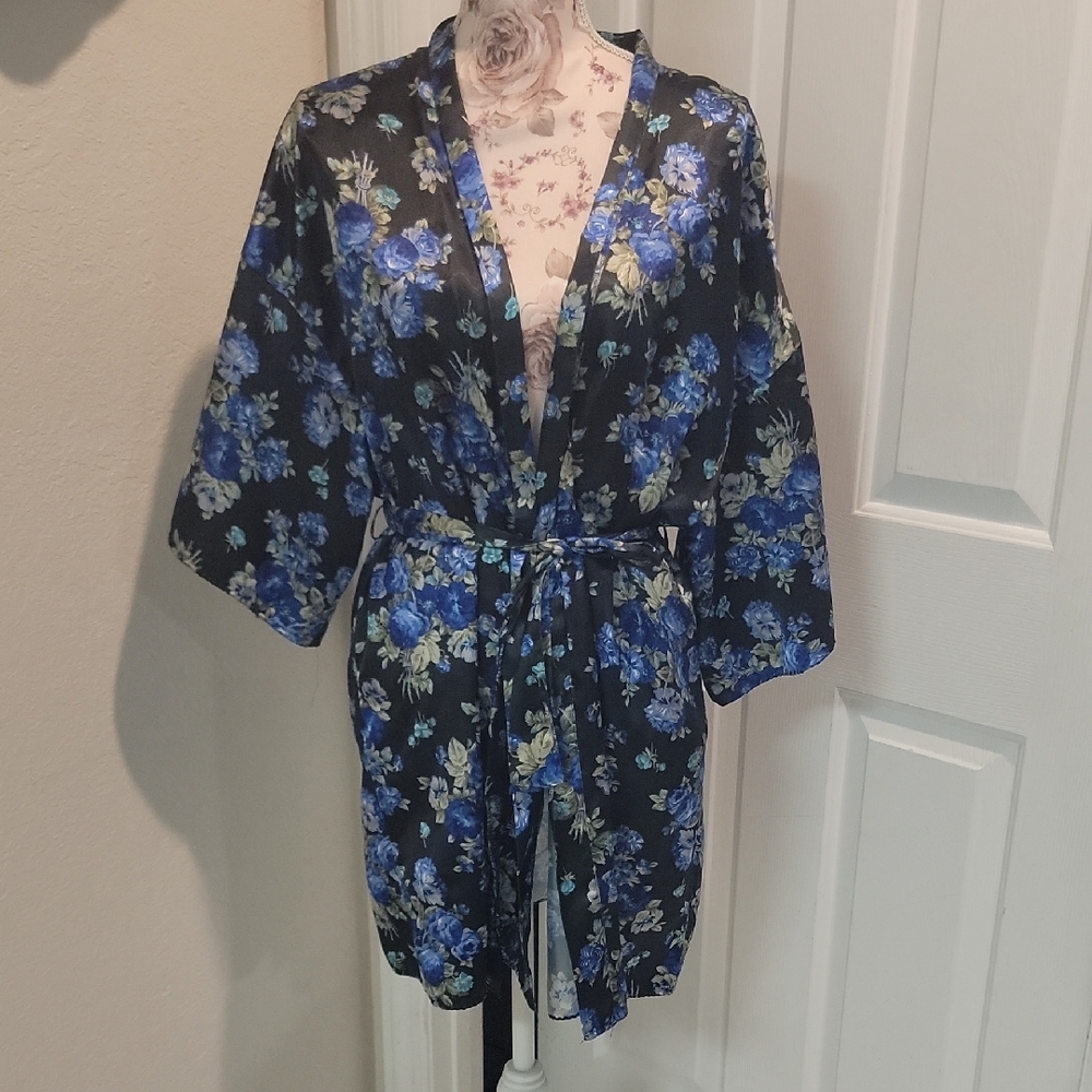 Val Mode Floral Kimono Robe - Black and Blue